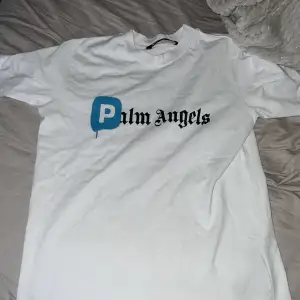 Palm angels t-shirt storlek M bra skick o väldigt bekväm o skön