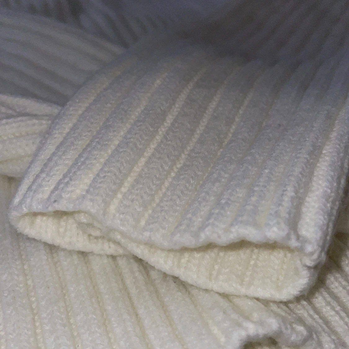 Vit stickad tröja - 90