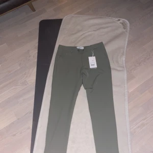 Costym byxor  - Hej säljer nu mina les duex costymbyxor 1100kr ny pris . 700kr men vid snabb affär 500kr 