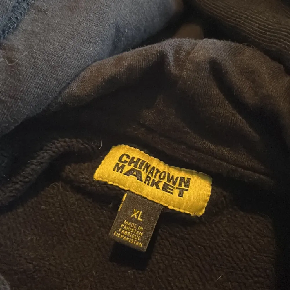 Chinatown hoodie i storlek XL men Passat M, inte särskilt använd . Hoodies.