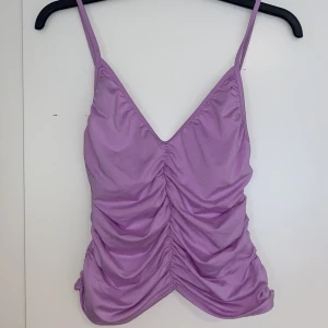 Lila partylinne - Ett fint lila linne som passar bra till fest 💜 