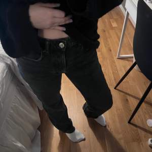 Svarta raka jeans från zara
