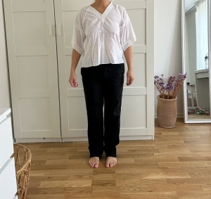BLUS - ÄR 168cm LÅNG