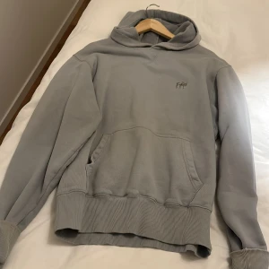 Eytys tröja💗 - Använd och sliten på armen men annars super fin💗