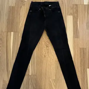 Skinny jeans från drdenim i storlek S/M, använt 
