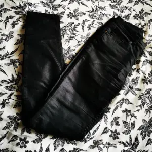 Black gummed jeans from H&M size 36. Like new 