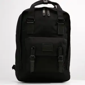 oughnut MACAROON LARGE CORDURA ryggsäck från Zalando, nypris 1085kr, säljer för 800kr. Mycket sparsamt använd och så gott som ny. 