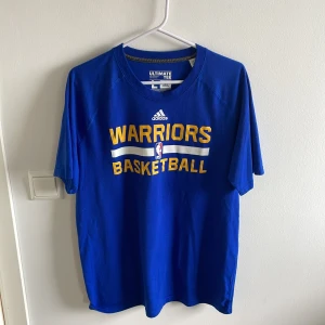 GSW T-shirt - Säljer min t-shirt, skön men inte min stil längre Strl L men passar M Köpt för 350
