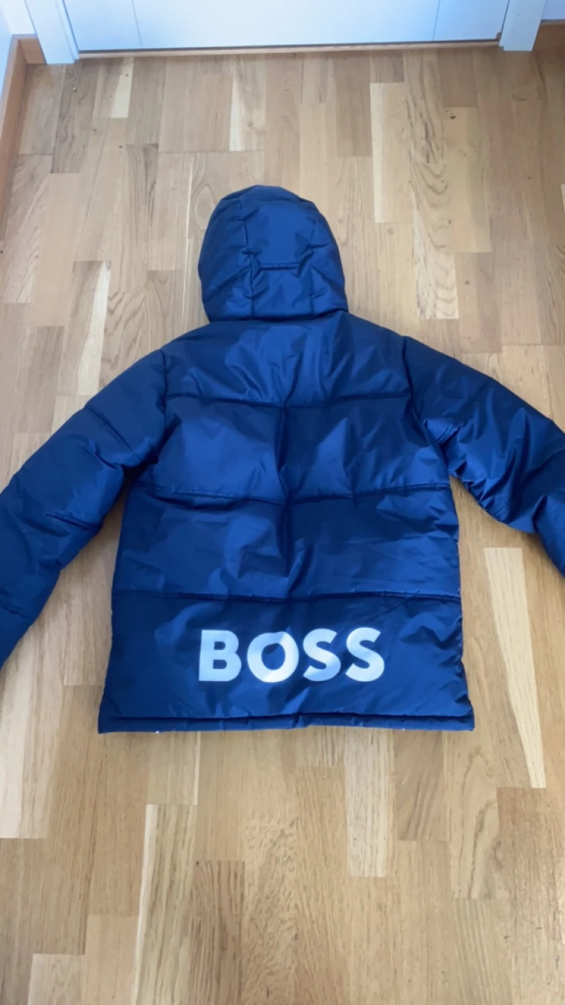 Hugo boss jacka  - 90