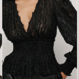 Blus  - Helt ny. Betalning sker via swish och köparen står för frakt 