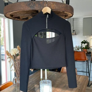 Cut out tröja  - Använd en gång 