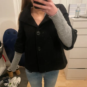 Jacka  - Superfin jacka till våren, bra kvalite men kommer inte till användning! 