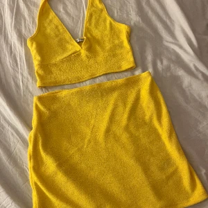 Nelly set  - Jättefint somrigt set ifrån Nelly i väldigt skönt material😍🌼