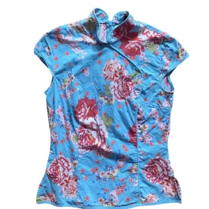 y2k h&m tröja - cool tröja från gammal h&m, köparen står för frakt! ❤️