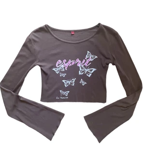 esprit tröja y2k  - snygg tröja från esprit, köpt dyrt på plick för några år sedan. Saknar några rhinestones men märks inte 