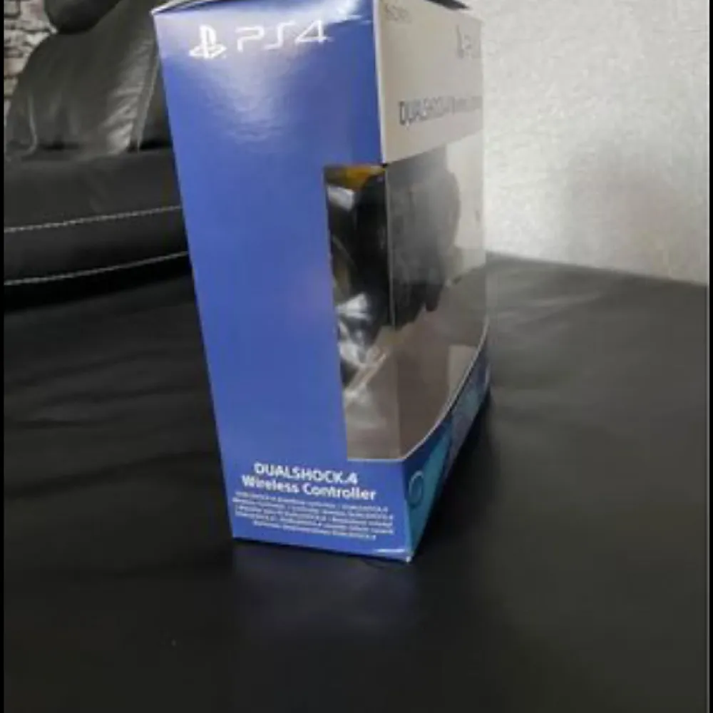 Helt ny PS4 kontroll som säljs för det perfekt priset . Övrigt.