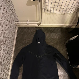 Nike tech - Skick 9/10 köpt från zalando 