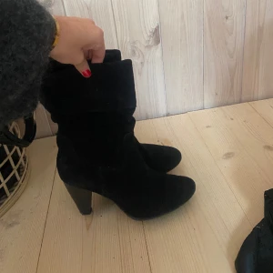 Boots - SUPER snygga men säljer för jag har för många klackar ❣️❣️