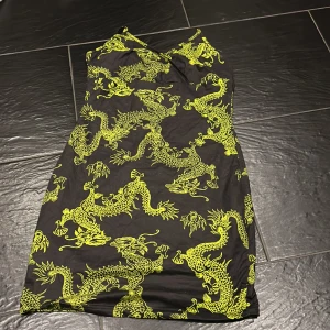 Thight klänning  - Thight klänning men den var för liten så inte använd 