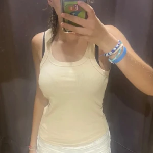 Beige linne - Super fint o gulligt! Använde inte dock