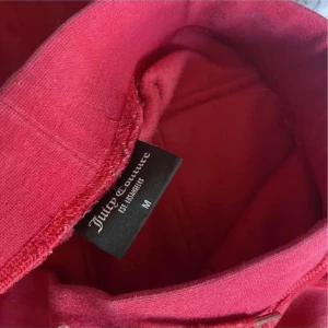 Äkta juicy couture byxor!  - Beställde i fel storlek dom är helt nya! I storlek M. 