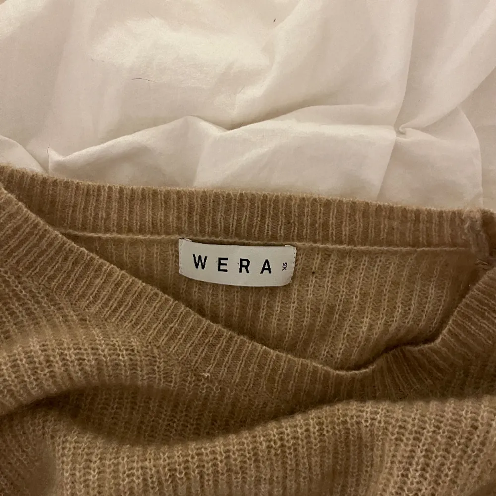Fin stickad tröja från Wera. Stickat.