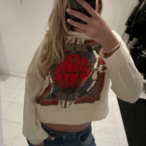 Hoodie - Snygg å mysig hoodie💞 Kan gå ner i pris vid snabb affär!