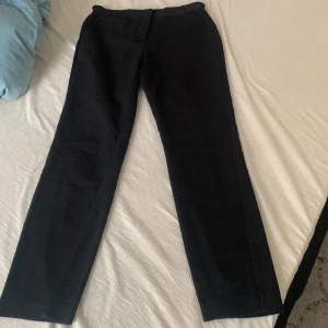 Zara kostymbyxor❤️ - Zara kostymbyxor i fint skick Strl xs men passar även s då det är resår på dem 