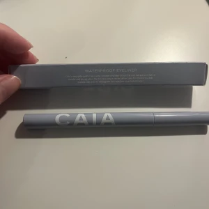 Eyeliner CAIA - Vattenfast eyeliner som enbart är testad en gång. Det var ingenting för mig men väldigt lätt arbetad och enkel att använda