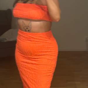 Orange kjol & top set, super skönt och stretchigt material! 