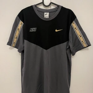 Nike tränings tshirt - Använd ett par gånger
