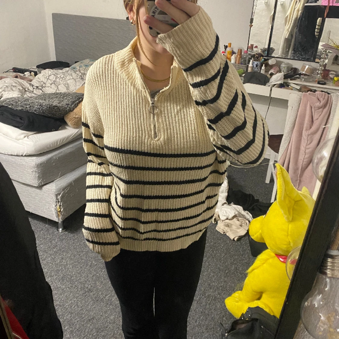 Randig stickad tröja