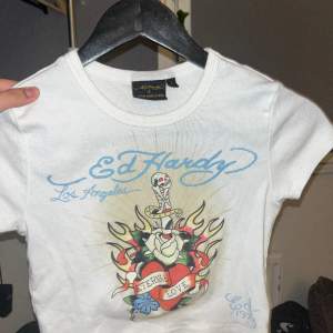 Ed Hardy tröja i bra skick och knappt använd och nyligen köpt 