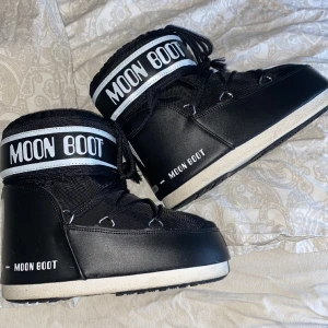Moonboots - Säljer mina moonboots då dem bara kommit till användning ett fåtal gånger
