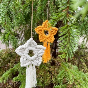 Christmas tree ornaments / julgransdekoration - Mina handgjorda makrame julstjärnor. Perfekt present för att dekorera din julgran.