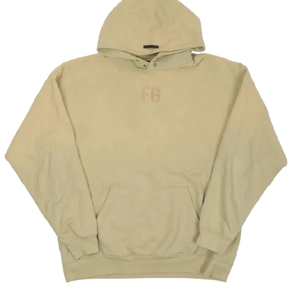Handmade in the USA and crafted from American-made French terry, the 7th collection presents the next chapter of the American sportswear story. Inspired by vintage collegiate and military sweats, finished in an elegantly sun faded wash. M but fits like L.. Hoodies.