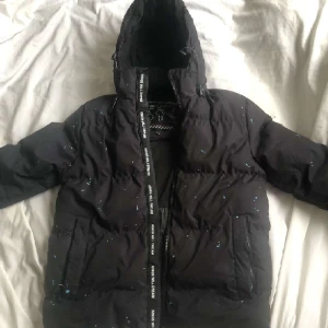 Jacka - Svart jacka storlek M Nästan aldrig använt för passade inte mig