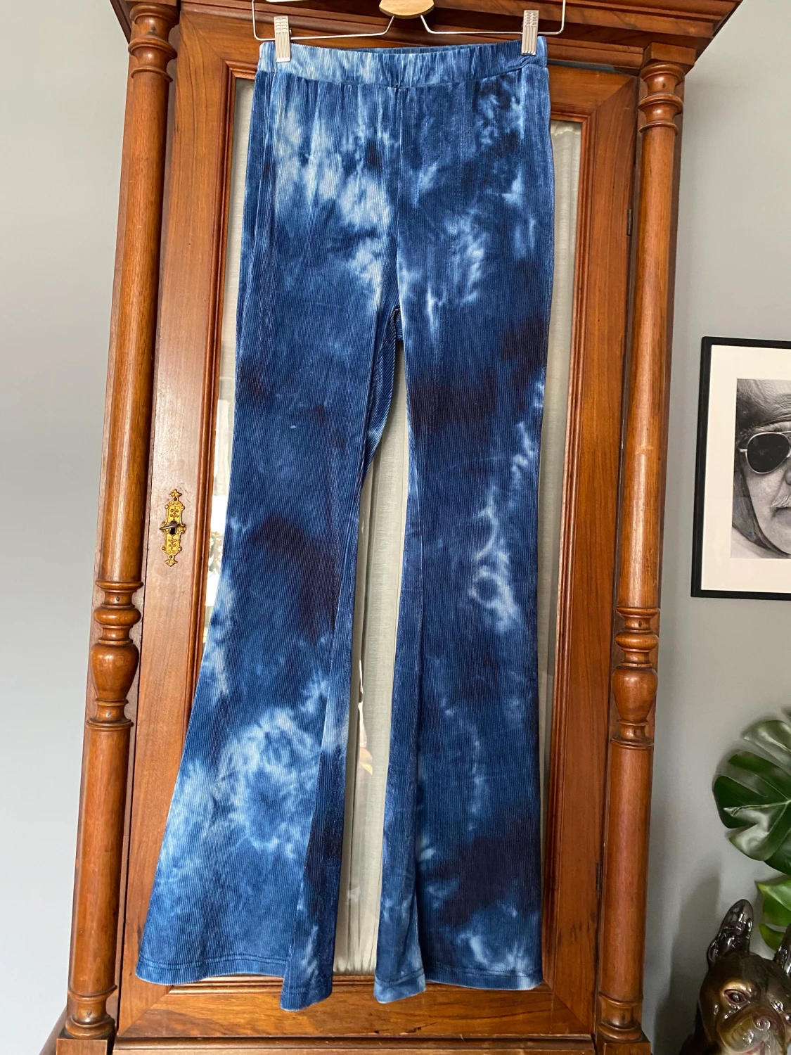 Utsvängda byxor strl S.