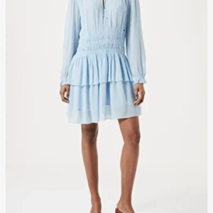 Sommar klänning - Jätte fin ljusblå klänning från pepe jeans som jag köpte på zalando förra året. Bra skick men säljer pga att den är lite kort för mig som e ca 167! Köpt för ca 700 kronor💓