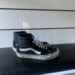 Vans - Ett par fina vans som är väldigt fräscha💕 bara använt ett par fåtal gånger