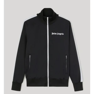 Palm Angels  - Intressekoll på denna Palm Angels tracksuit. Väldigt fint skick och knappt använd!🤩 Inköpt på NK i stockholm för 4699kr, tags och kvitto med följer. 