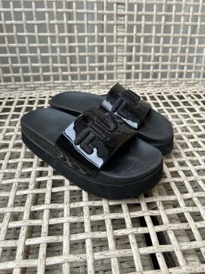 Fila sandaler - Fila sandaler i fint skick. Knappt använda! 