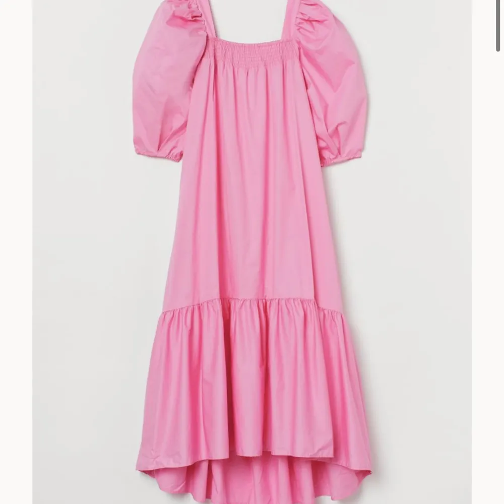 Söker efter denna klänning ifrån H&M. Klänningar.