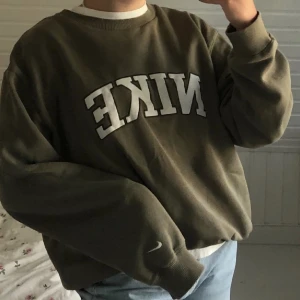Adidas sweatshirt vintage - Supersnygg o fin sweatshirt i storlek XL. Äkta Nike. 