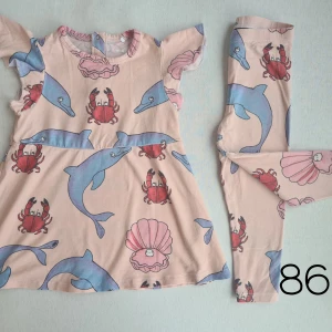 Mini Rodini Set  - Mini Rodini Dolphins 🐬   Klänning och leggings.  Hela och fläckfria, använts ett fåtal gånger. 