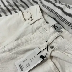 Vita raka jeans från Lager 157 Oanvända med prislapp kvar!
