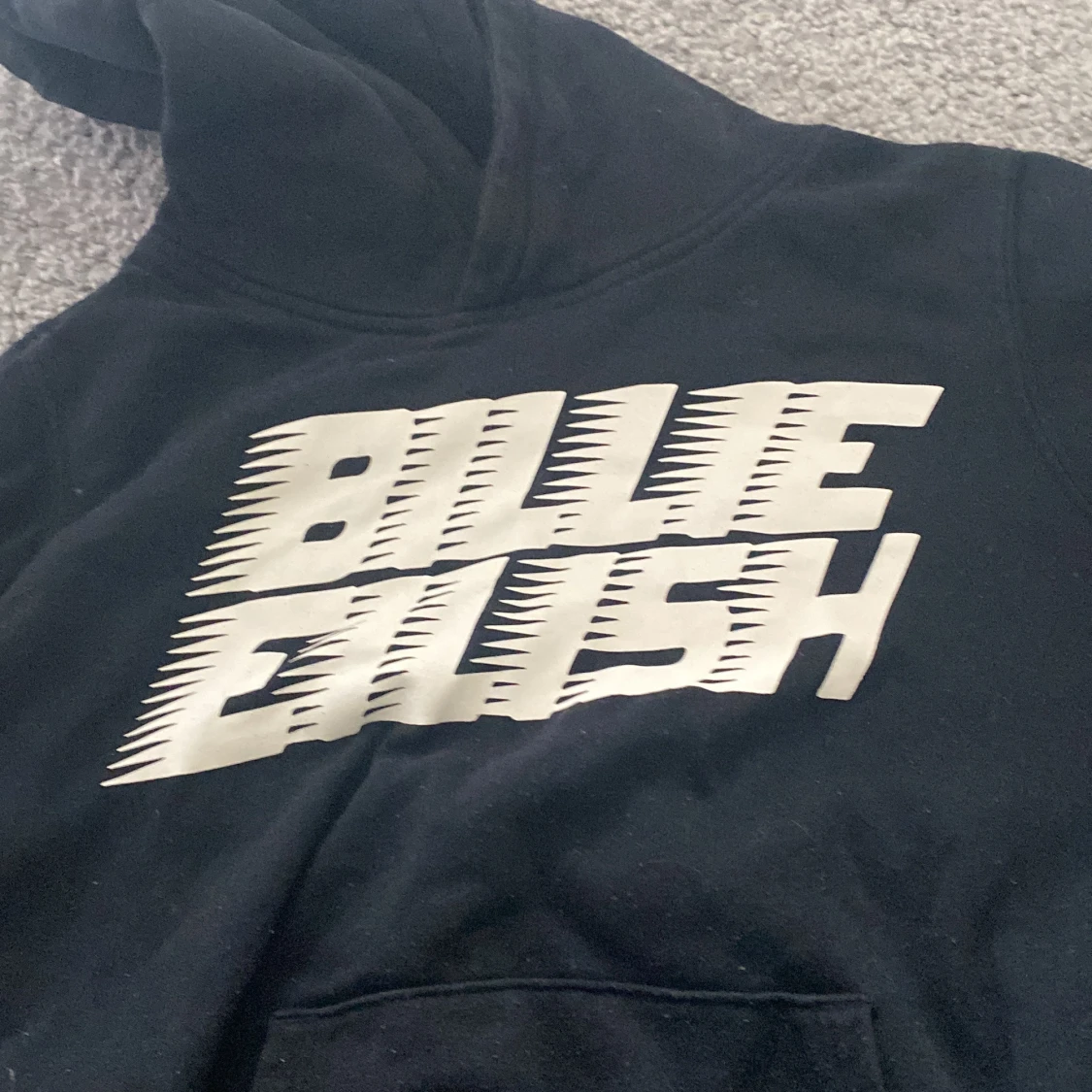 Svart bille eilish hodie  - 91