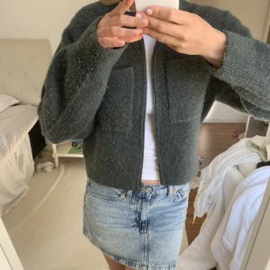 Kofta - Superfin stickad kofta från & Other Stories💕💕