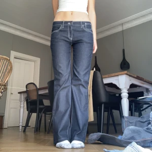 Armani Jeans - Skitcoola lowrise! Innerbenslängd 77cm, Midjelängd 38cm🤍