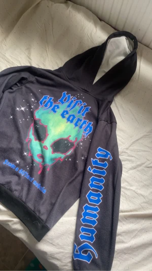 Tunn huvtröja - En tunn huvtjöja från shein, knappt använd. 